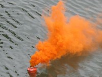 LES SIGNAUX PYROTECHNIQUES DE DETRESSE 2 fumigène